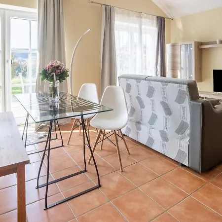 Holiday On A Farm Near F Rstenfeld With A Terrace * 로이페어스도르프 바이 퓌르스텐펠트