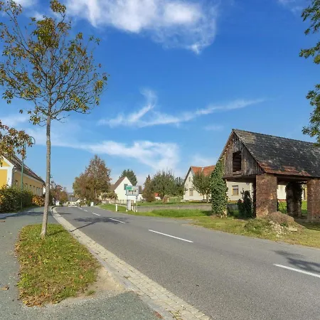 Holiday On A Farm Near F Rstenfeld With A Terrace 아파트 로이페어스도르프 바이 퓌르스텐펠트