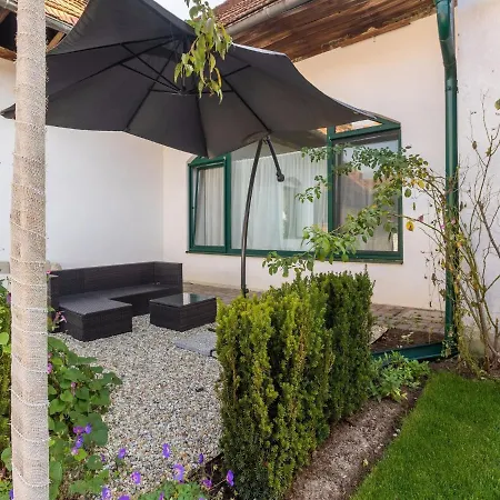 Holiday On A Farm Near F Rstenfeld With A Terrace * 로이페어스도르프 바이 퓌르스텐펠트