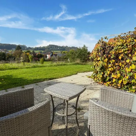 Holiday On A Farm Near F Rstenfeld With A Terrace 로이페어스도르프 바이 퓌르스텐펠트