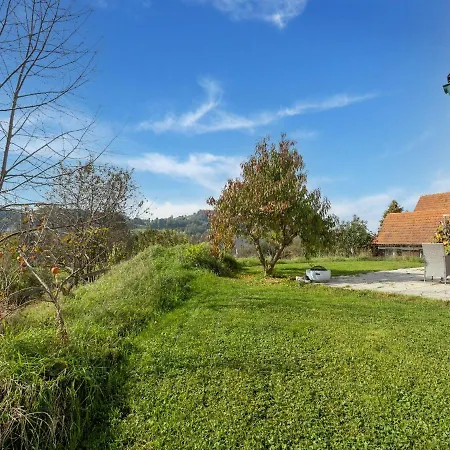 Holiday On A Farm Near F Rstenfeld With A Terrace * 로이페어스도르프 바이 퓌르스텐펠트
